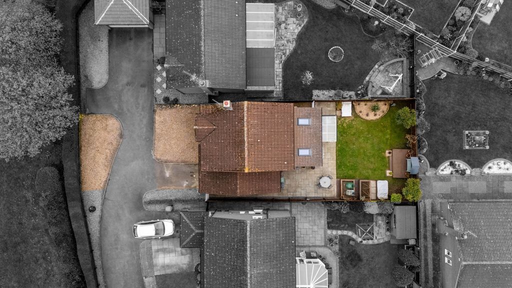 Property photo 3 of 41