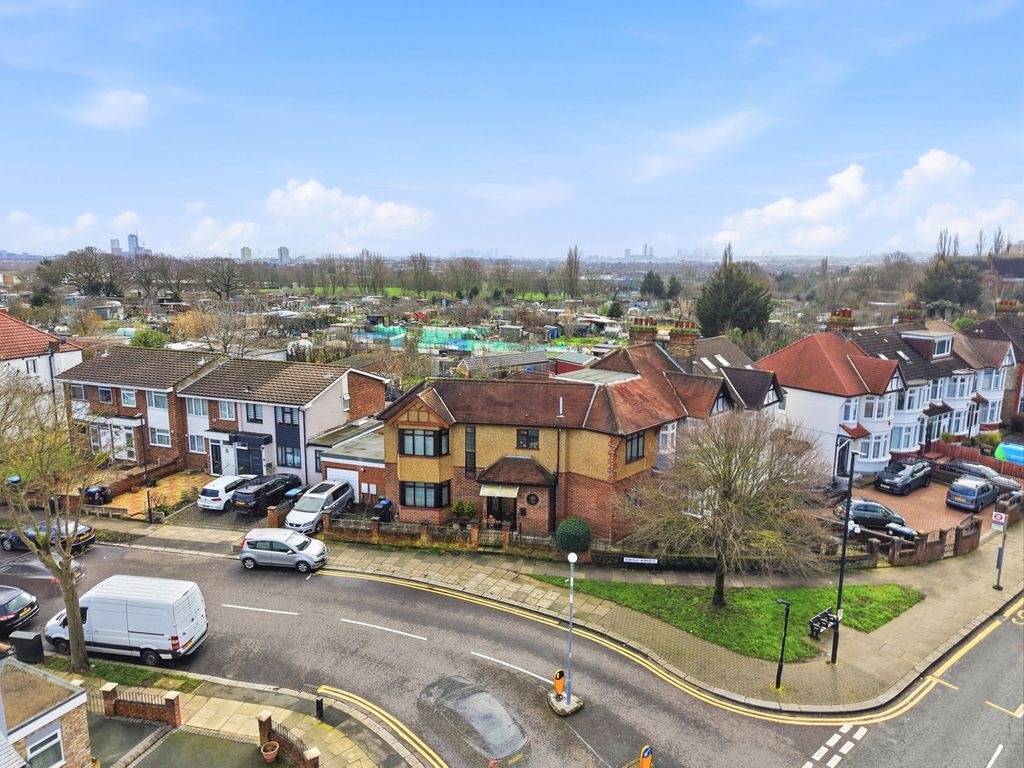 Property photo 2 of 29