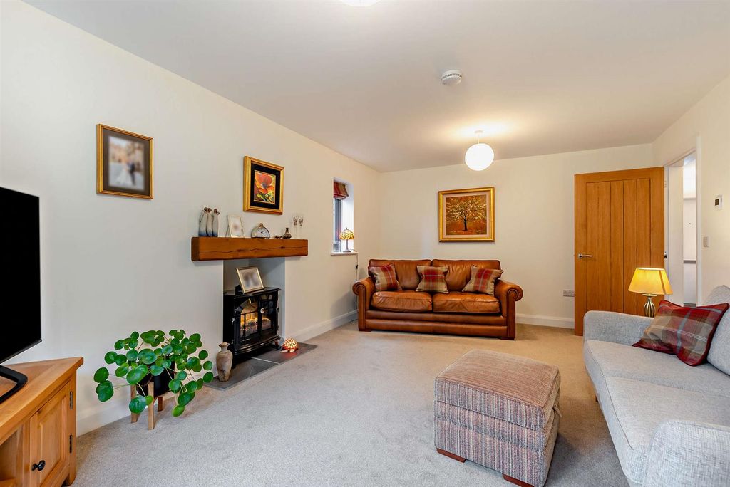 Property photo 3 of 25