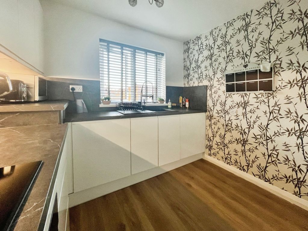 Property photo 3 of 14 3850978