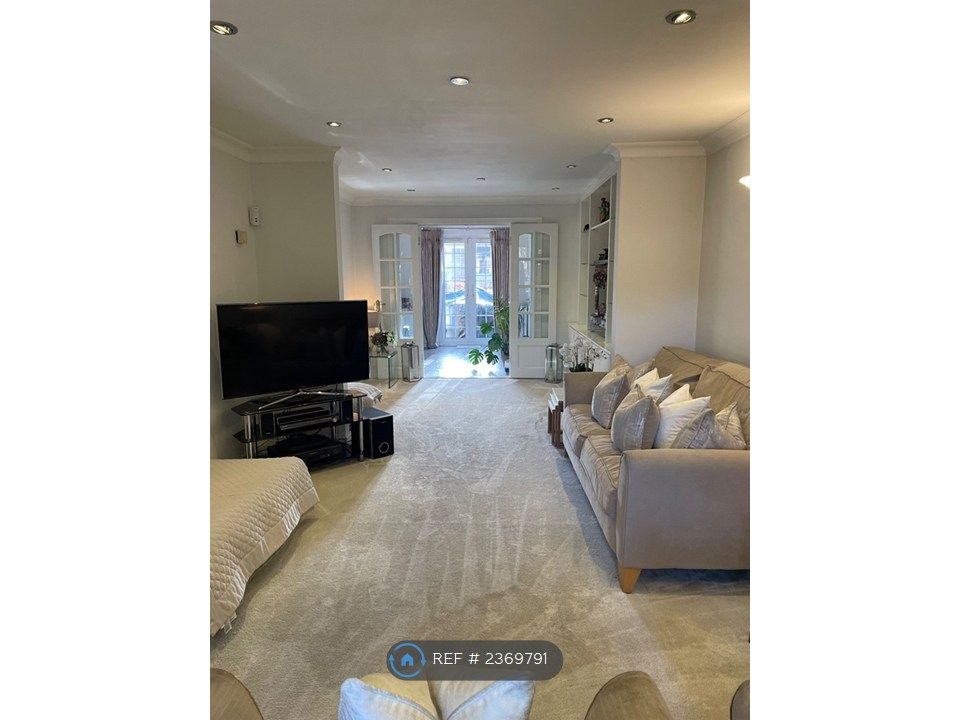 Property photo 1 of 11 Main Living Room