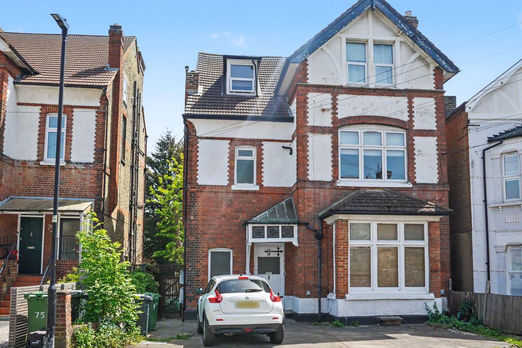 Property photo 1 of 9 Flat 2, 77 Babington Road, Streatham, London, Sw16 6An