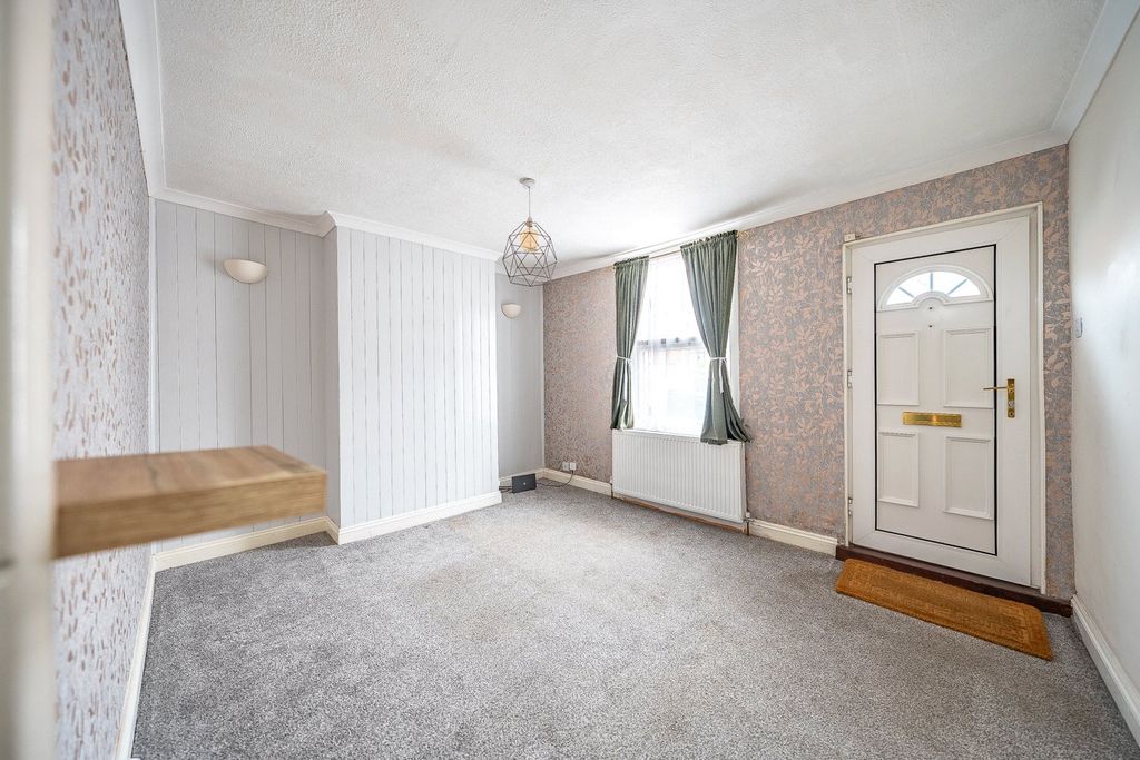 Property photo 2 of 11 Picture No. 22