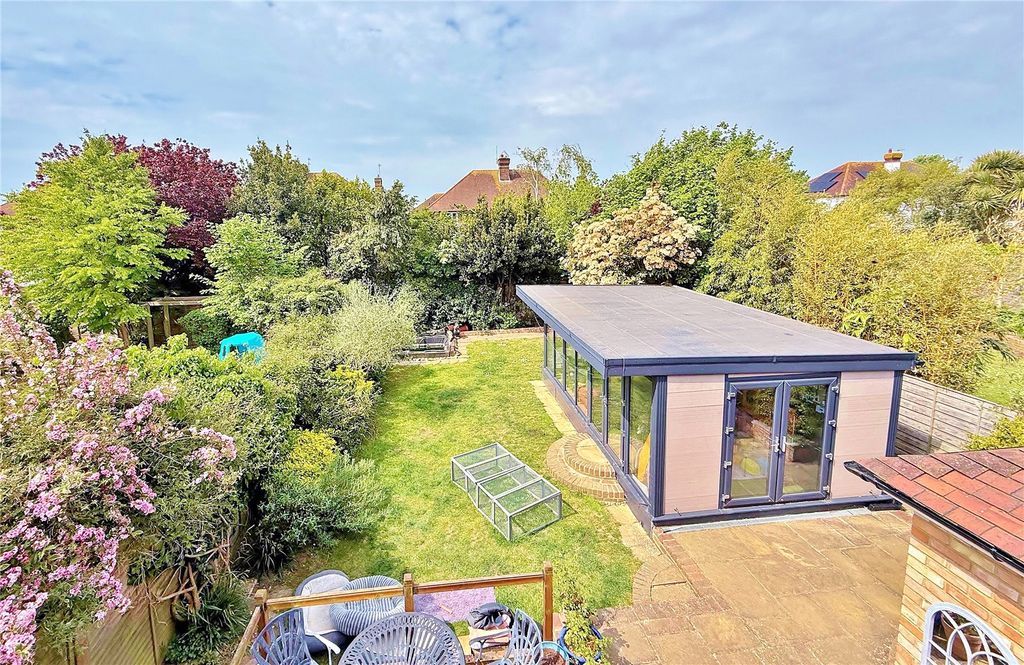 Property photo 2 of 30 Picture No. 33