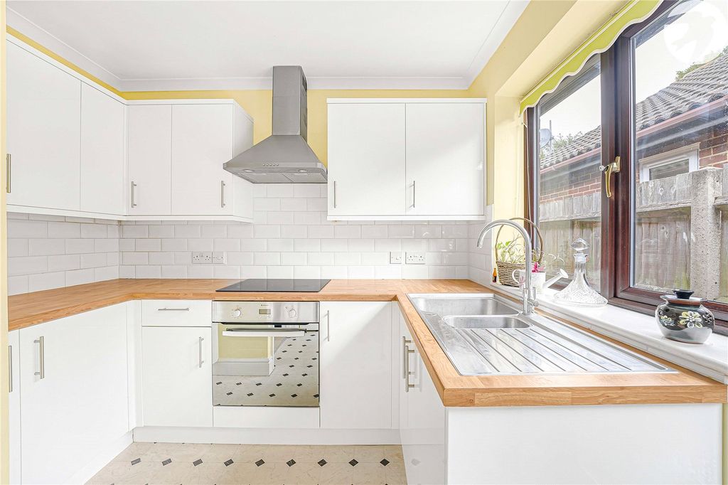 Property photo 2 of 30 Kitchen