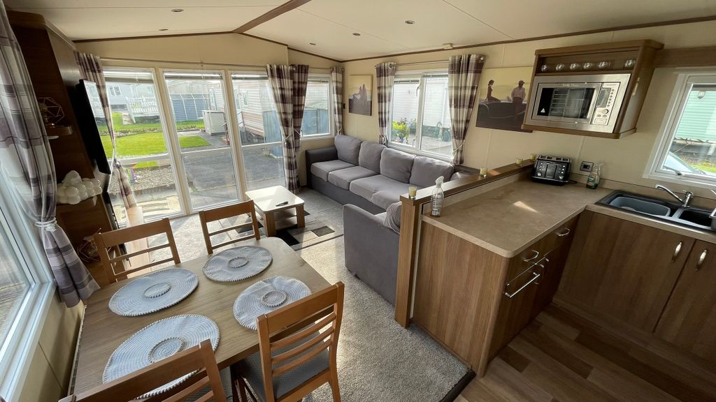 Property photo 3 of 18