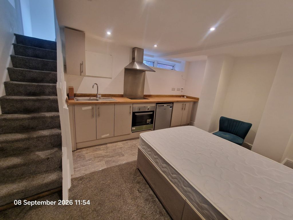 Property photo 1 of 3