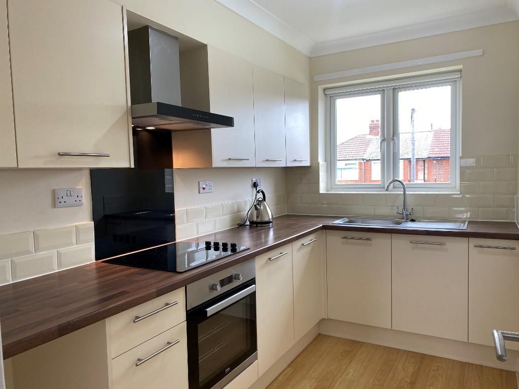 Property photo 3 of 11 Kitchen