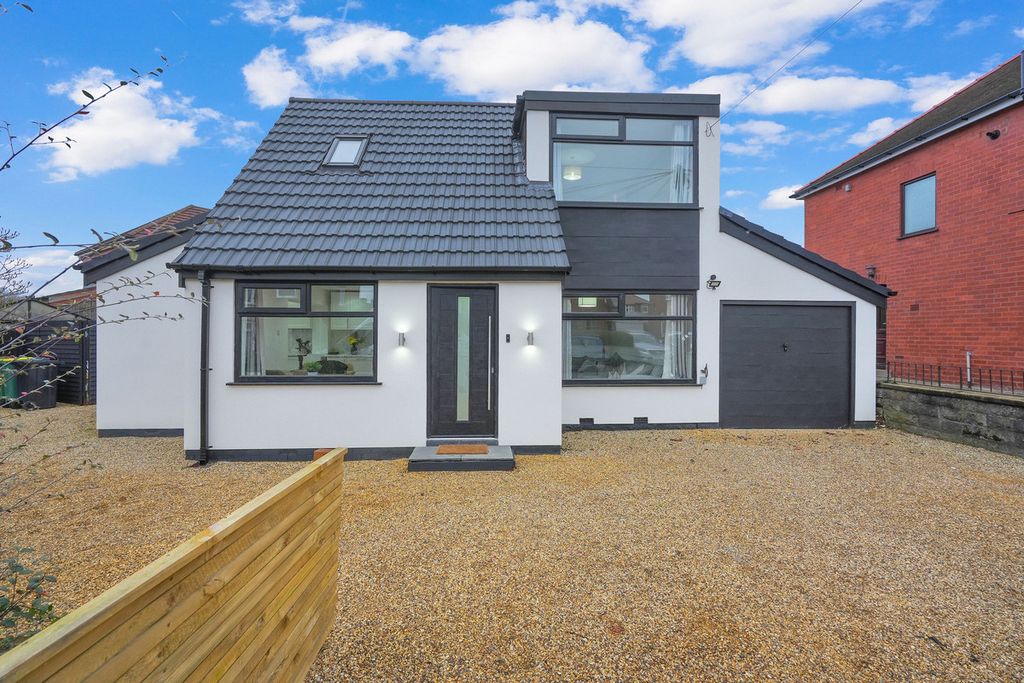 Property photo 1 of 30