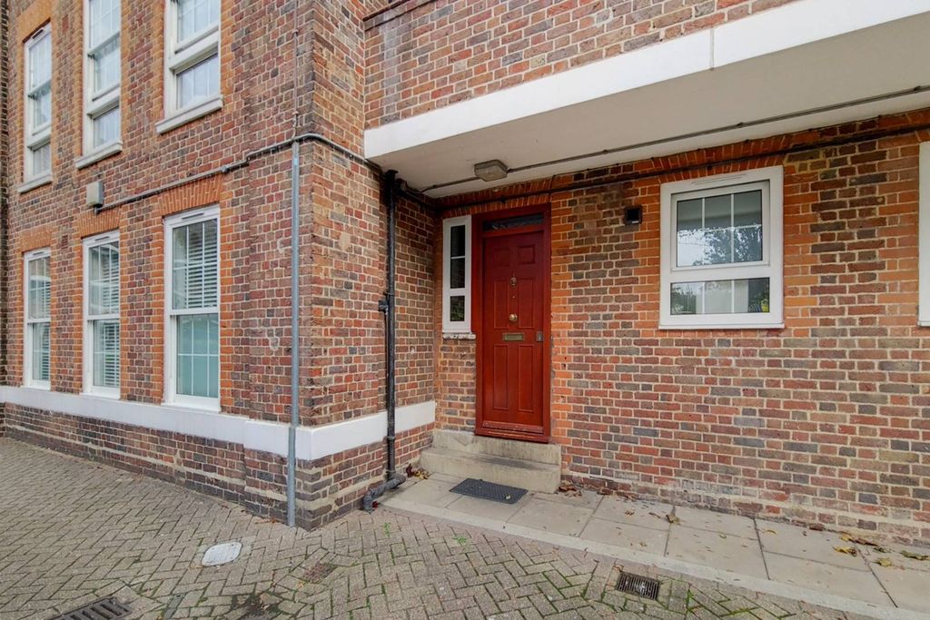 Property photo 3 of 11