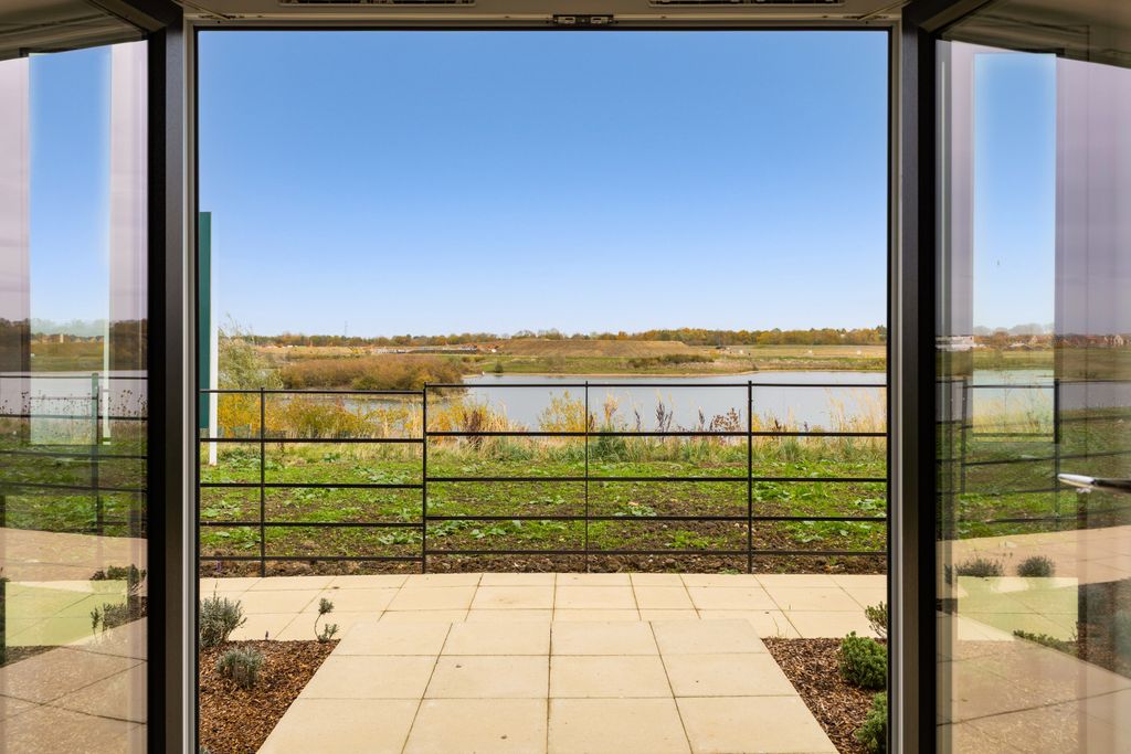 Property photo 3 of 14 Photo