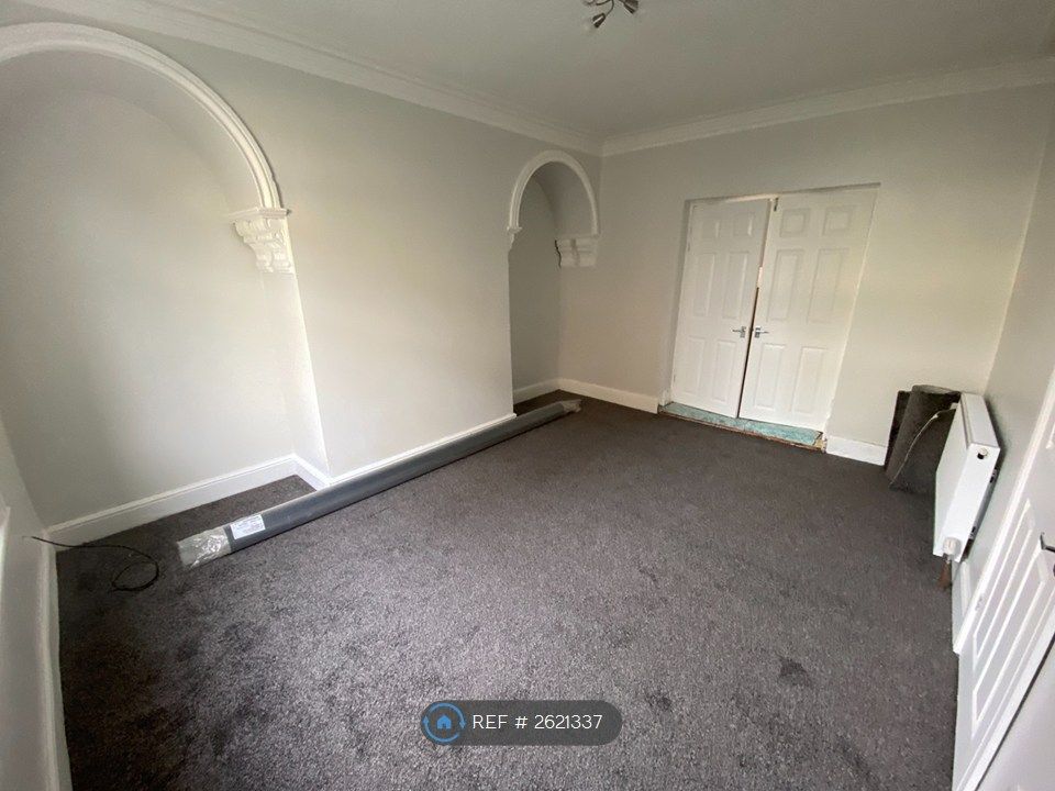 Property photo 2 of 11 Large Living Room
