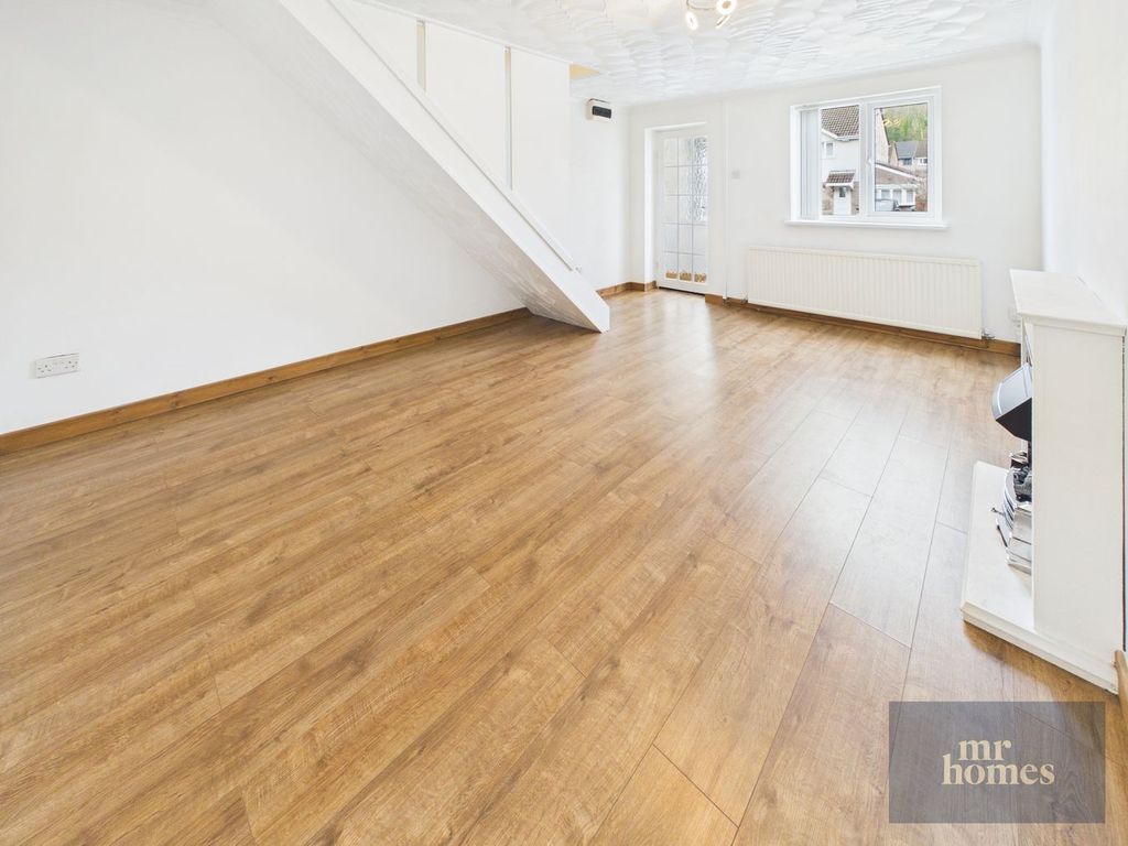 Property photo 3 of 35