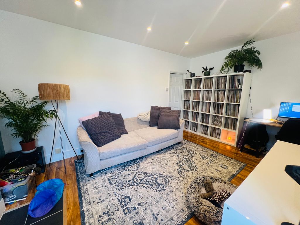 Property photo 2 of 9 Living Room