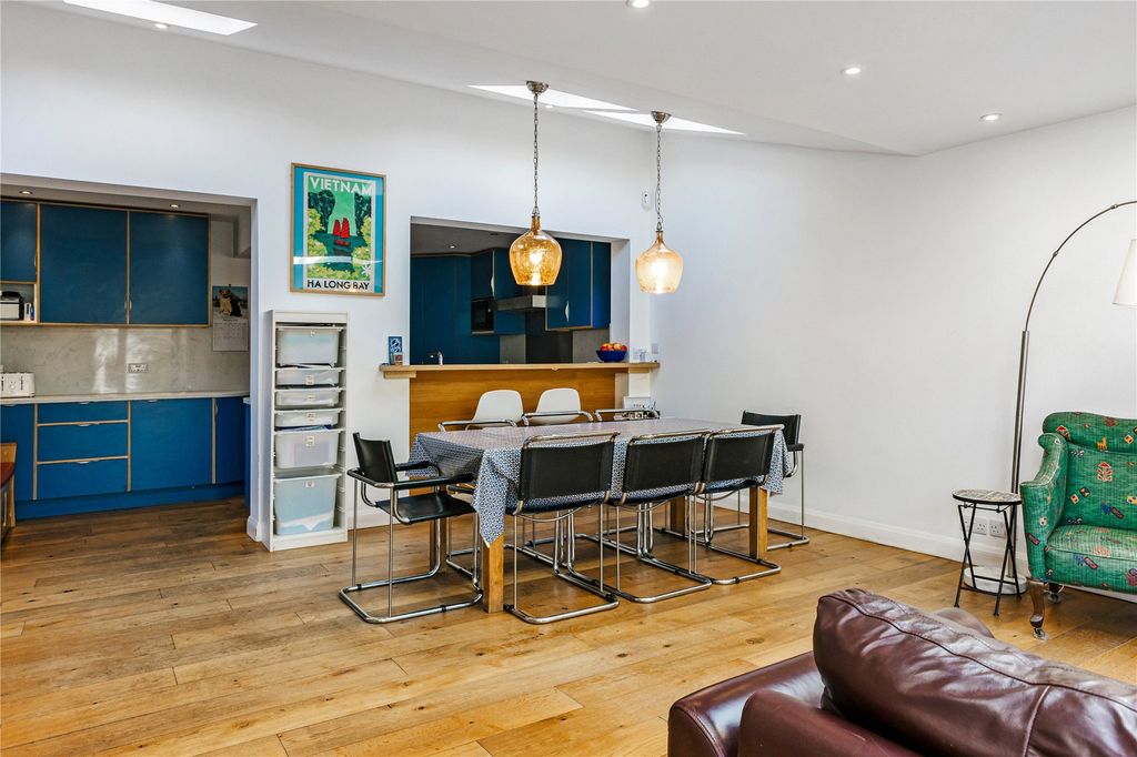 Property photo 2 of 13 Picture No. 14