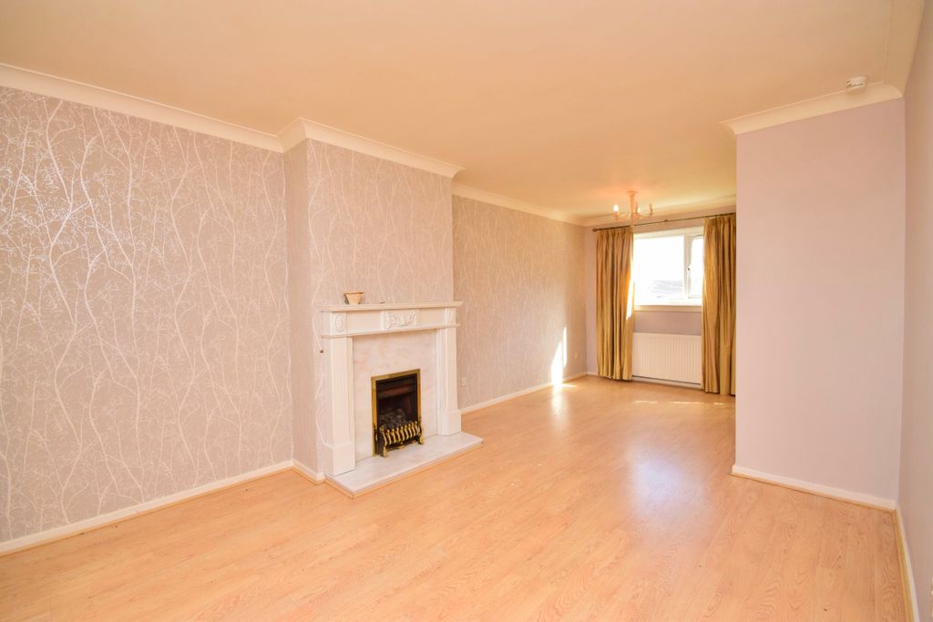 Property photo 2 of 25