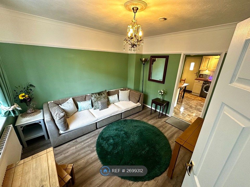 Property photo 1 of 34 Lounge