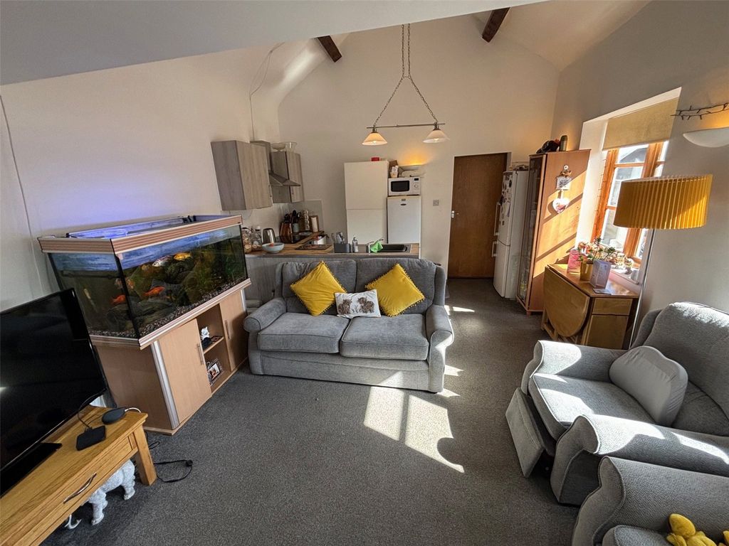 Property photo 2 of 10 Picture No. 13