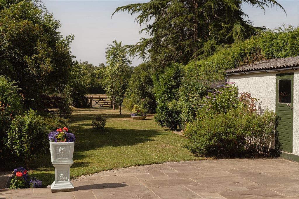 Property photo 2 of 22 11.Jpg
