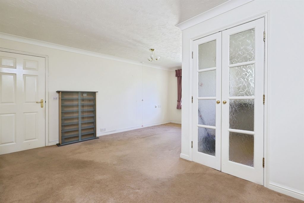 Property photo 3 of 15 Living Room