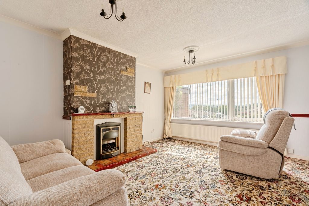Property photo 3 of 17 Photo