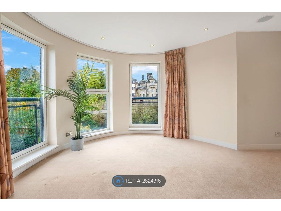 Property photo 2 of 29 Living Room