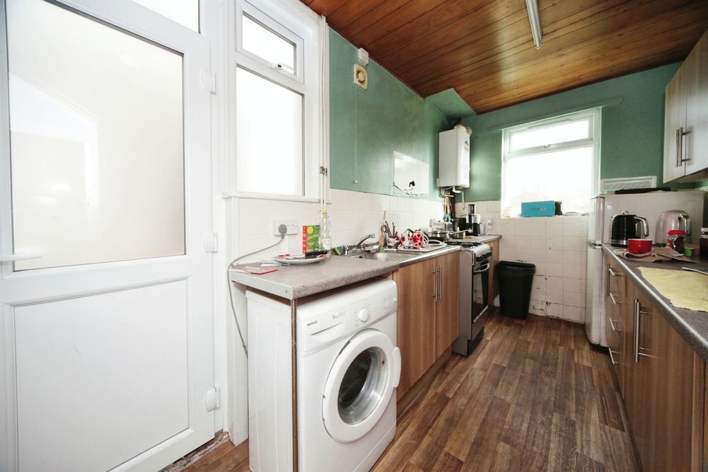 Property photo 3 of 16