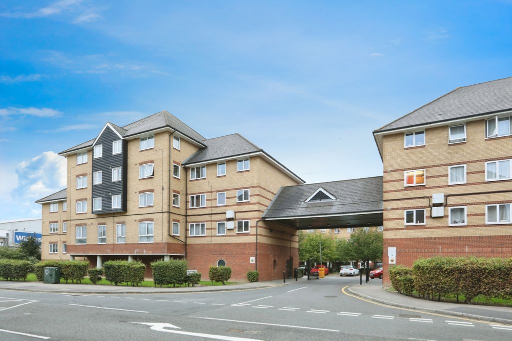 Property photo 1 of 7 Front