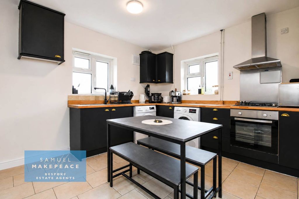 Property photo 2 of 16 Gallery