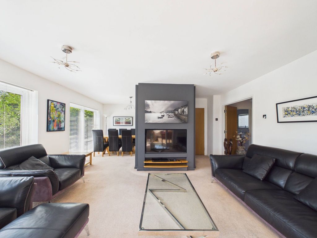 Property photo 2 of 52