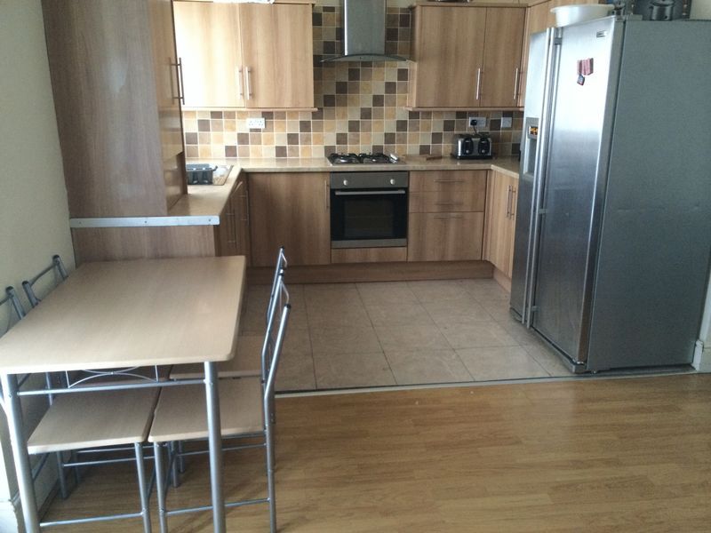 Property photo 3 of 9 Kitchen