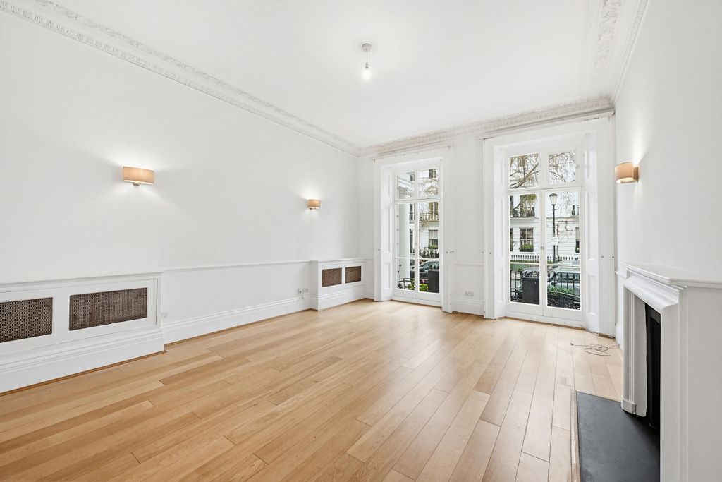 Property photo 2 of 18 Image