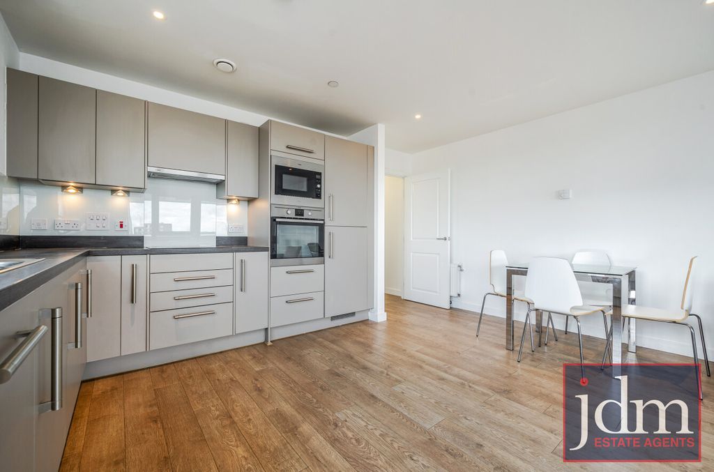 Property photo 3 of 13 A7E49B9E-Aefc-49B...