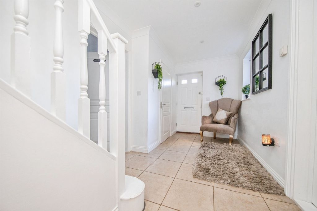 Property photo 2 of 20