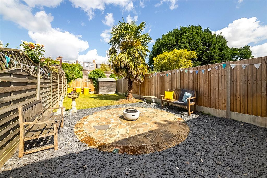 Property photo 3 of 13 Garden