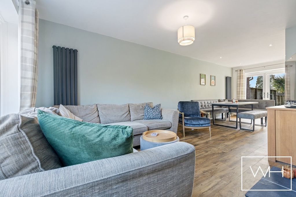 Property photo 3 of 20 40 Walsham Drive, Cusworth 06_297