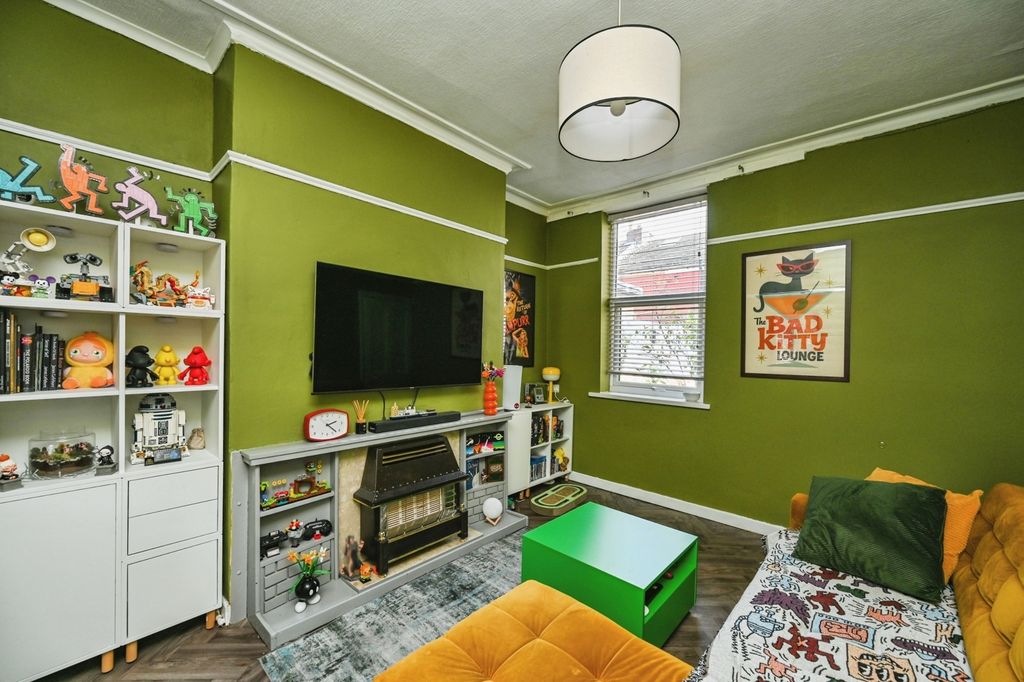 Property photo 3 of 16 Pbox-Img.Jpg