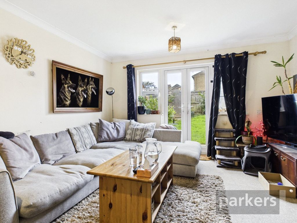 Property photo 2 of 11 Living Room