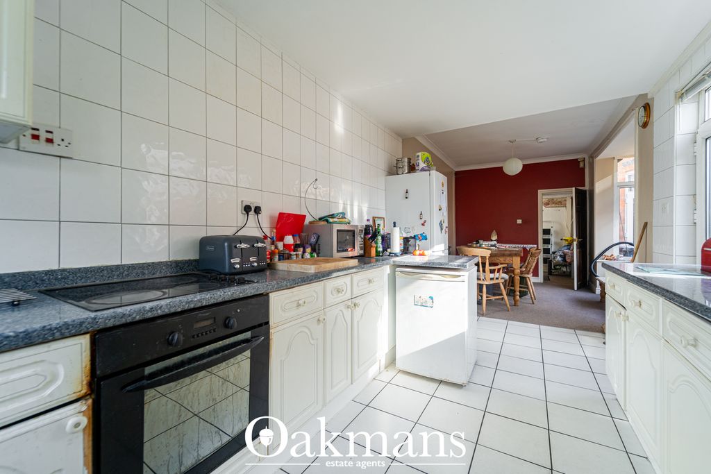 Property photo 3 of 25 Kitchen