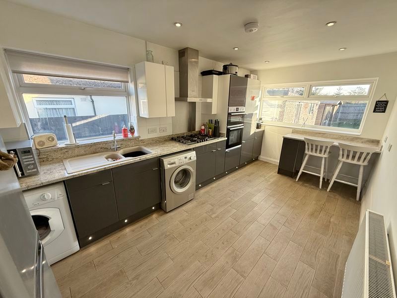 Property photo 2 of 11 Kitchen