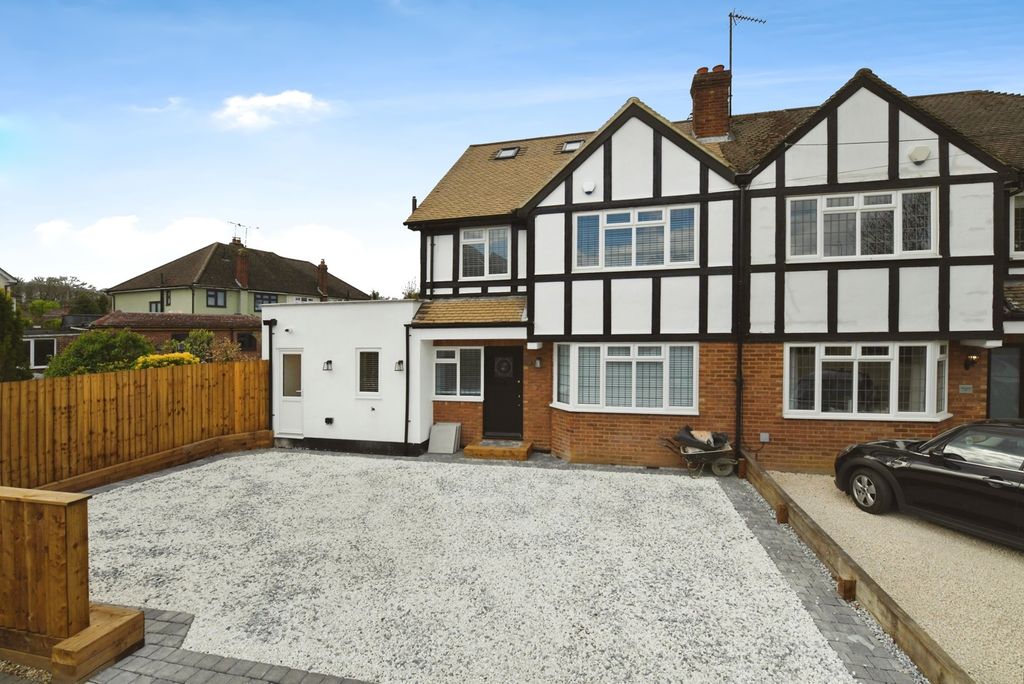 Property photo 1 of 17 External