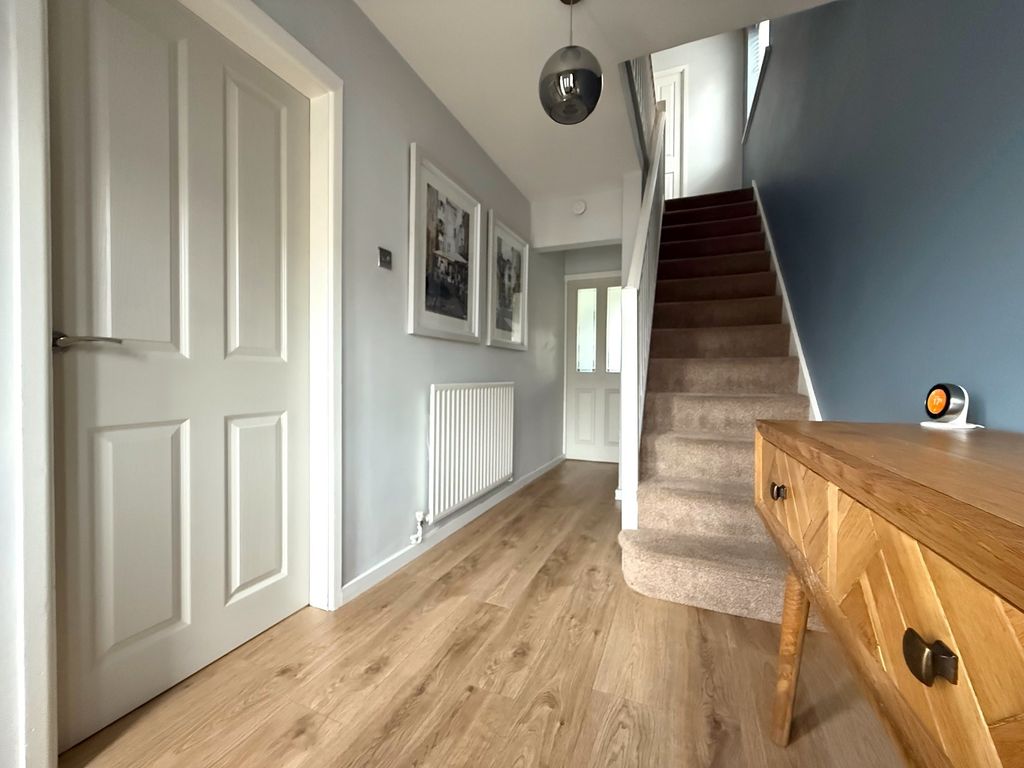 Property photo 2 of 27