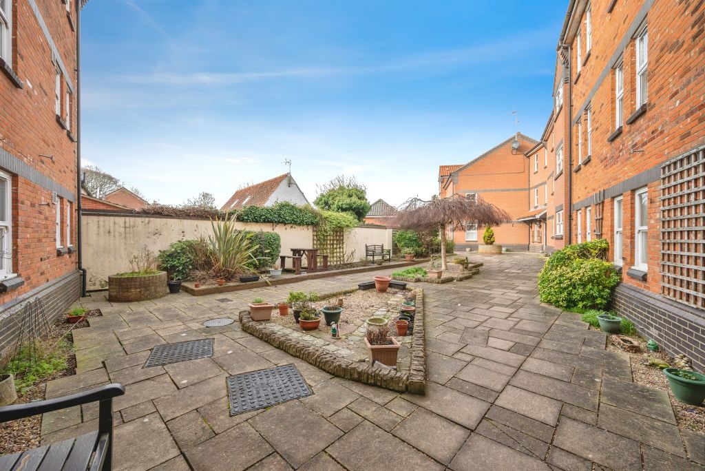 Property photo 3 of 17