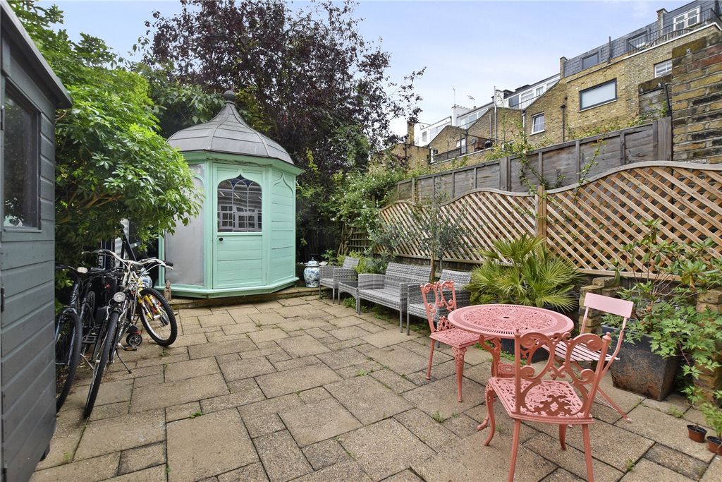 Property photo 2 of 9
