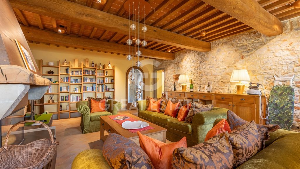 Property photo 2 of 64 Interiors