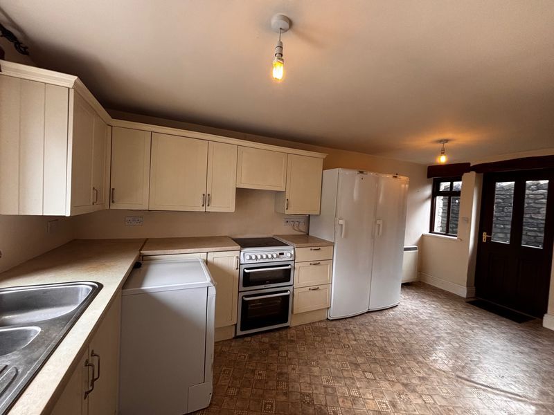 Property photo 2 of 16 Kitchen