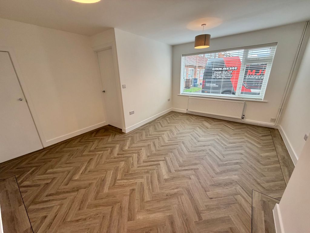 Property photo 2 of 14 Image