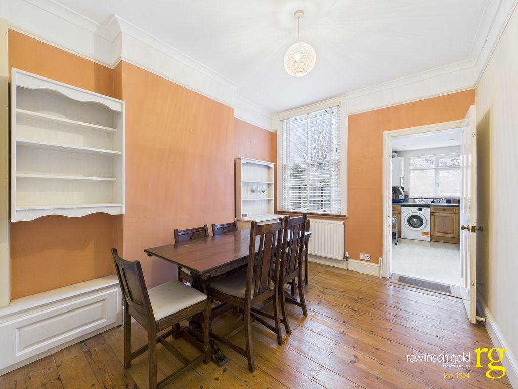 Property photo 3 of 10 Cam02900G0-Pr0309-Still008