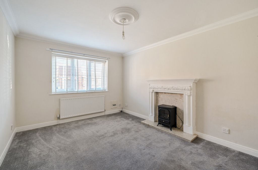 Property photo 3 of 20 1451550-13-69Eb30...
