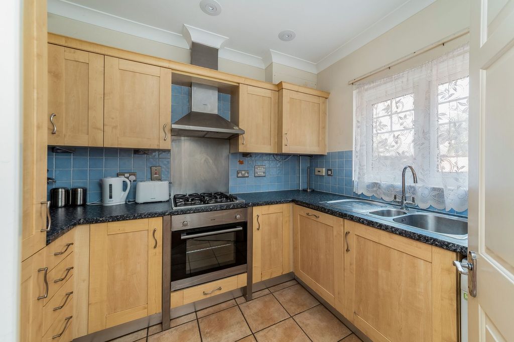 Property photo 3 of 19